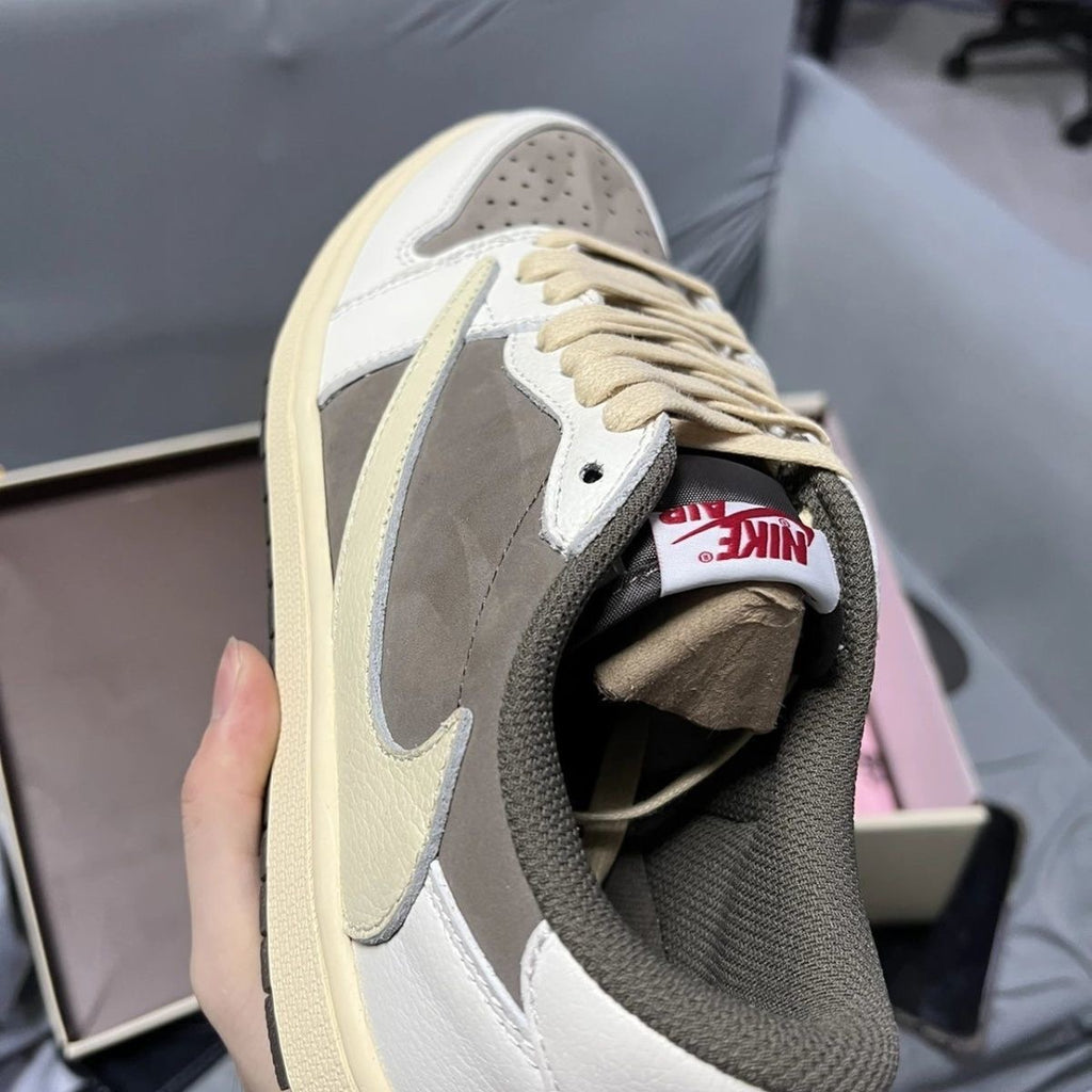 Travis scott x Jordan 1 Low SP OG